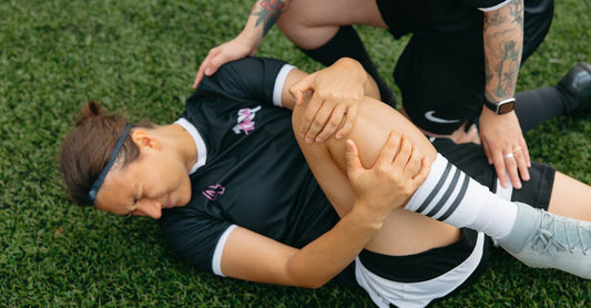Genouillère foot : prévenir les douleurs et sécuriser ses appuis sur le terrain : Guide complet avec conseils d'experts et tendances